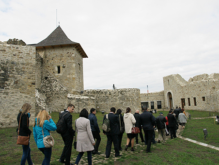 /assets/img/regiuni/Nord-Est/proiecte/Cetatea de Scaun a Sucevei.jpg